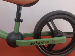 Bicicleta sin pedales verde Kinderkraft