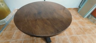 Mesa de madera maciza con 6 sillas