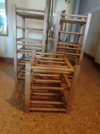 5 Botelleros madera maciza Ikea , 6 euros cada uno