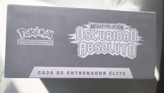 Caja Entrenador Élite Pokémon Oscuridad Absoluta