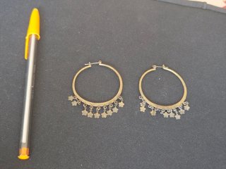 Pendientes argolla dorados con flores