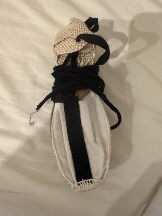 Alpargatas de pastor blancas y negras. Talla 30.