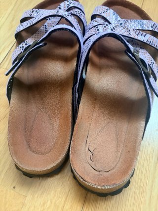Sandalias moradas tipo animal pring