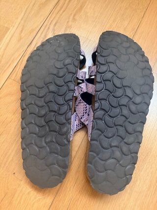 Sandalias moradas tipo animal pring