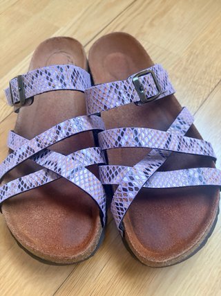 Sandalias moradas tipo animal pring