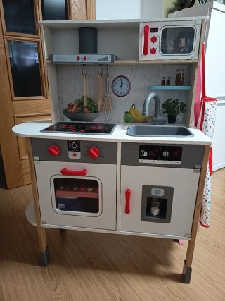 Cocinita de madera para niños