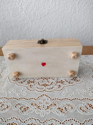 Caja de madera decorada