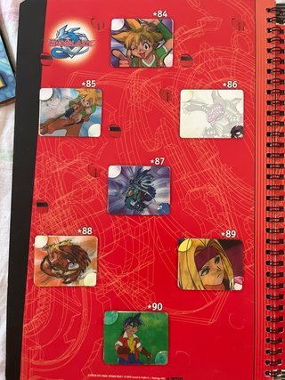Beyblade Book con 54 carte