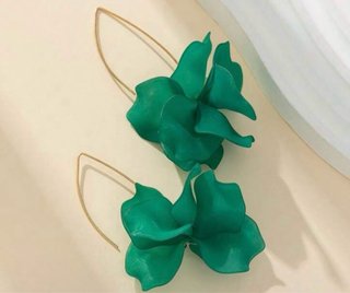 Pendientes flor pétalos dorados y verdes