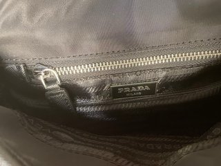 Borsello Prada total black