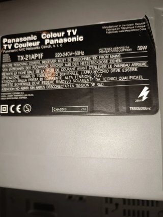 Televisor Beige y Gris