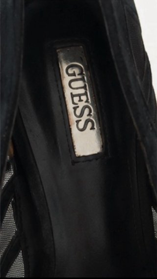 Zapatos de tacón Guess negros
