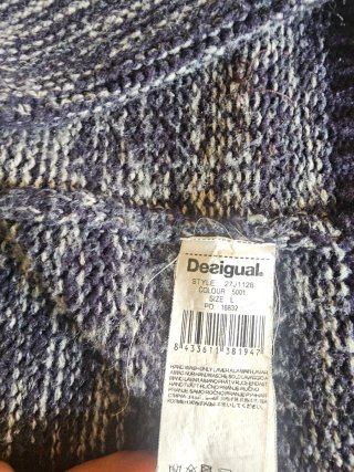 Chaqueta Desigual Talla L con Capucha