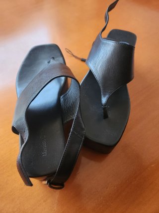 Sandalias negras de plataforma