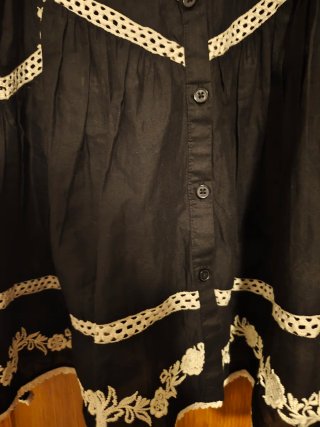 Blusa Zara bordada negra Talla XS