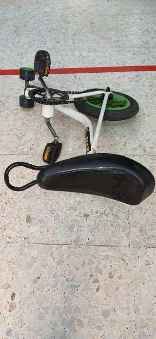 Skatebike 3 ruedas con pedales y cadena