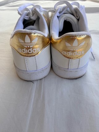 Adidas Superstar Blancas y Doradas