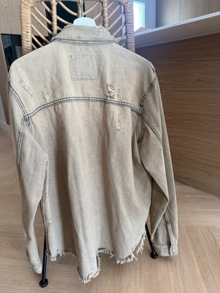 Chaqueta Zara Beige estilo desgastado