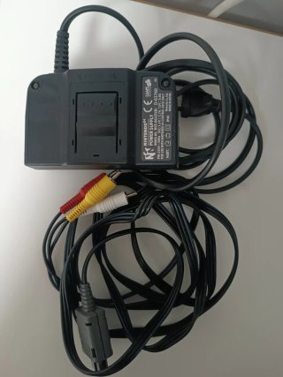 Cargador y Cable AV. Nintendo 64