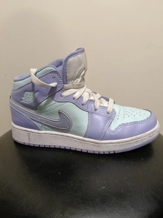 Nike Jordan 1 Mid