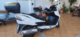 Suzuki Burgman 400 Maxi Scooter