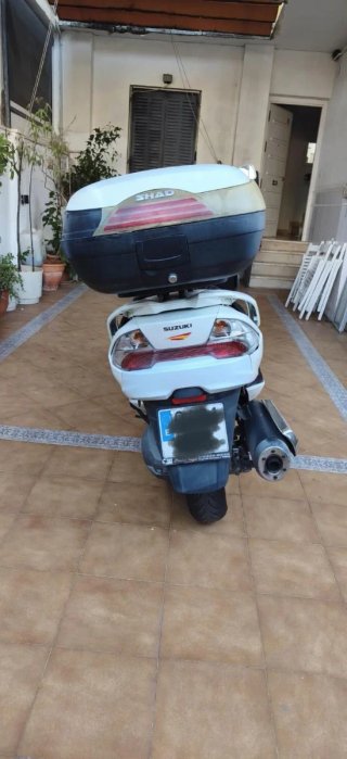 Suzuki Burgman 400 Maxi Scooter
