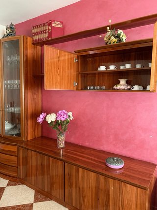 Mueble de comedor de madera