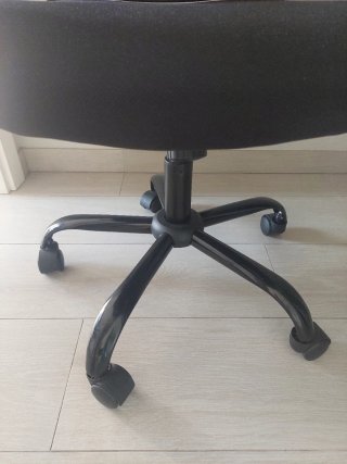 Silla de oficina negra
