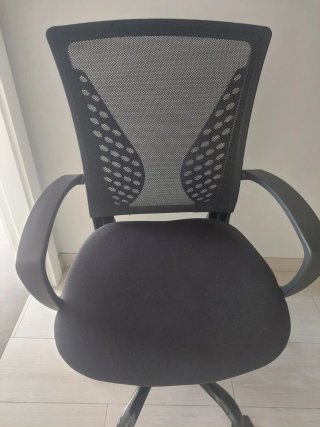Silla de oficina negra