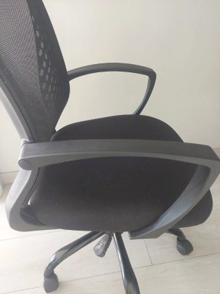 Silla de oficina negra