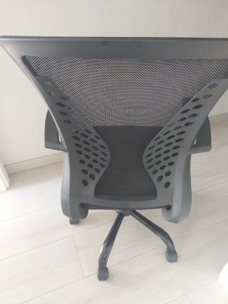 Silla de oficina negra