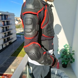 Colete Integral Enduro Preto e Vermelho