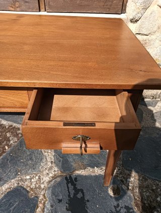 Mesa de madera de haya