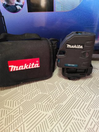 Nivel Láser Makita SK104