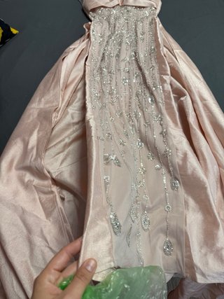 Vestido de fiesta rosa y plateado