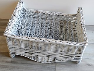 Cama de mimbre para perro