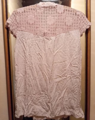 Blusa rosa palo lino y encaje
