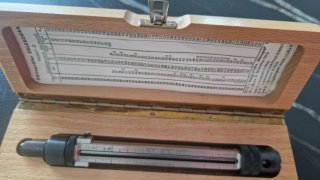 Esclerógrafo analógico de madera