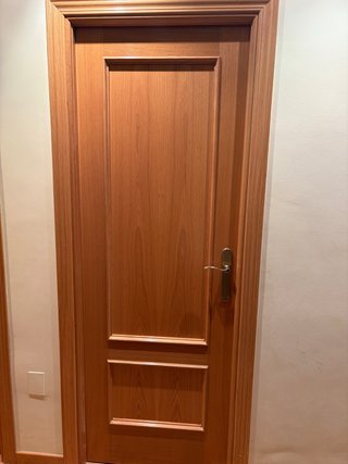 Puerta madera maciza interior