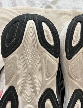 Zapatillas New Balance Running Negras y Blancas