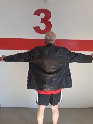 Chaquetas de piel marrón y negro para hombre