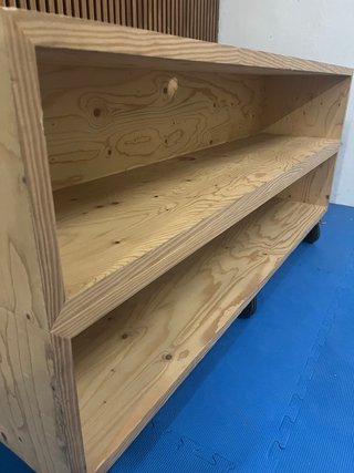 Mueble contrachapado de pino con ruedas 170x80x80