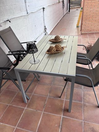 Conjunto mesa y 4 sillas jardín