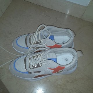 Zapatillas Beige y Naranja Talla 41