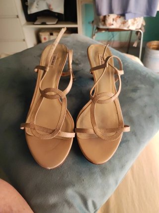 Sandalias Lola Cruz Beige, de piel, suela de cuero