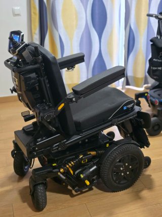 Silla de rueda 4Front negra, en perfecto estado.