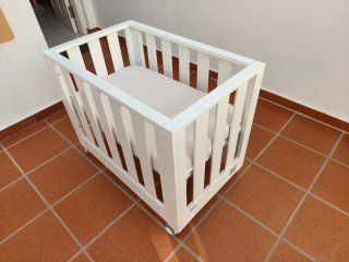 Minicuna blanca con ruedas Look at me