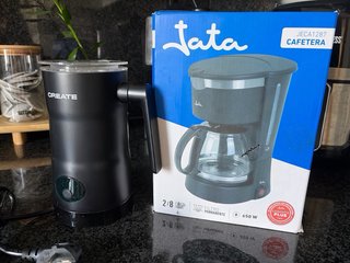 Cafetera Jata NUEVA + Espumador Leche