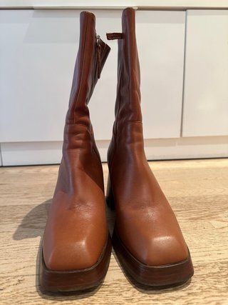 Botines de piel marrones