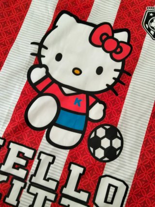 Camiseta Fútbol Hello Kitty Roja y Blanca M UNISEX